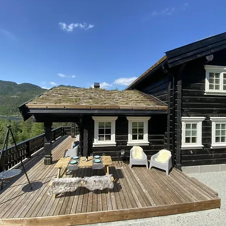 Tuva Hytte Holiday home Vraliosen